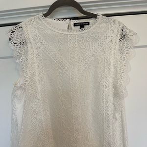 Women’s white sleeveless blouse.  Size XL